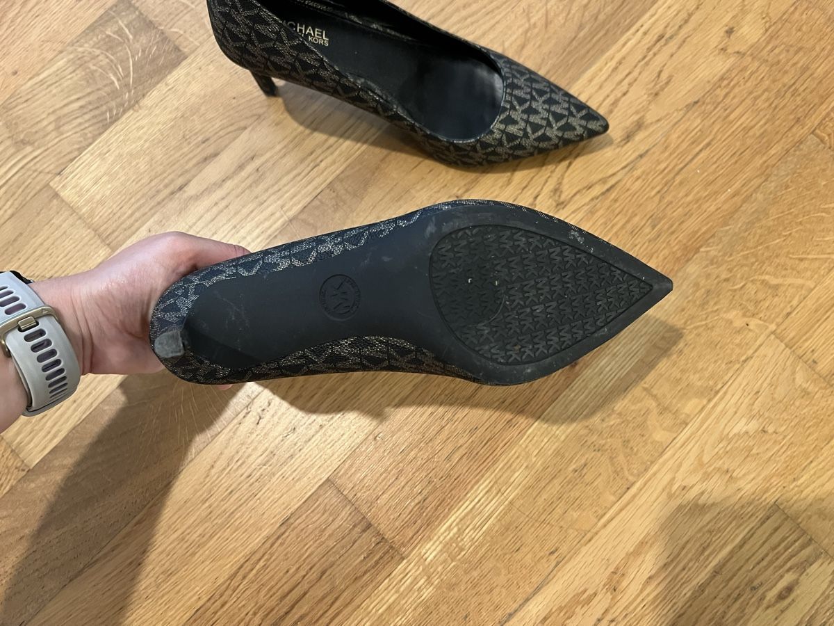 Michael Kors Damenschuhe: Michael Kors Pumps mit Logo Muster Gr. 38 – Gebraucht aus Kreuzlingen von lin_j98c 3