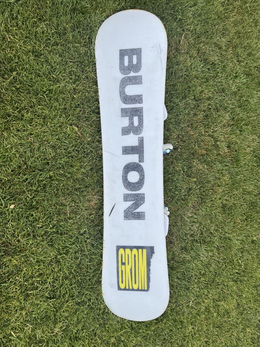 Board: Burton Grom Snowboard with bindings for a child – Usato da Thônex venduto da goz_yf2c 2