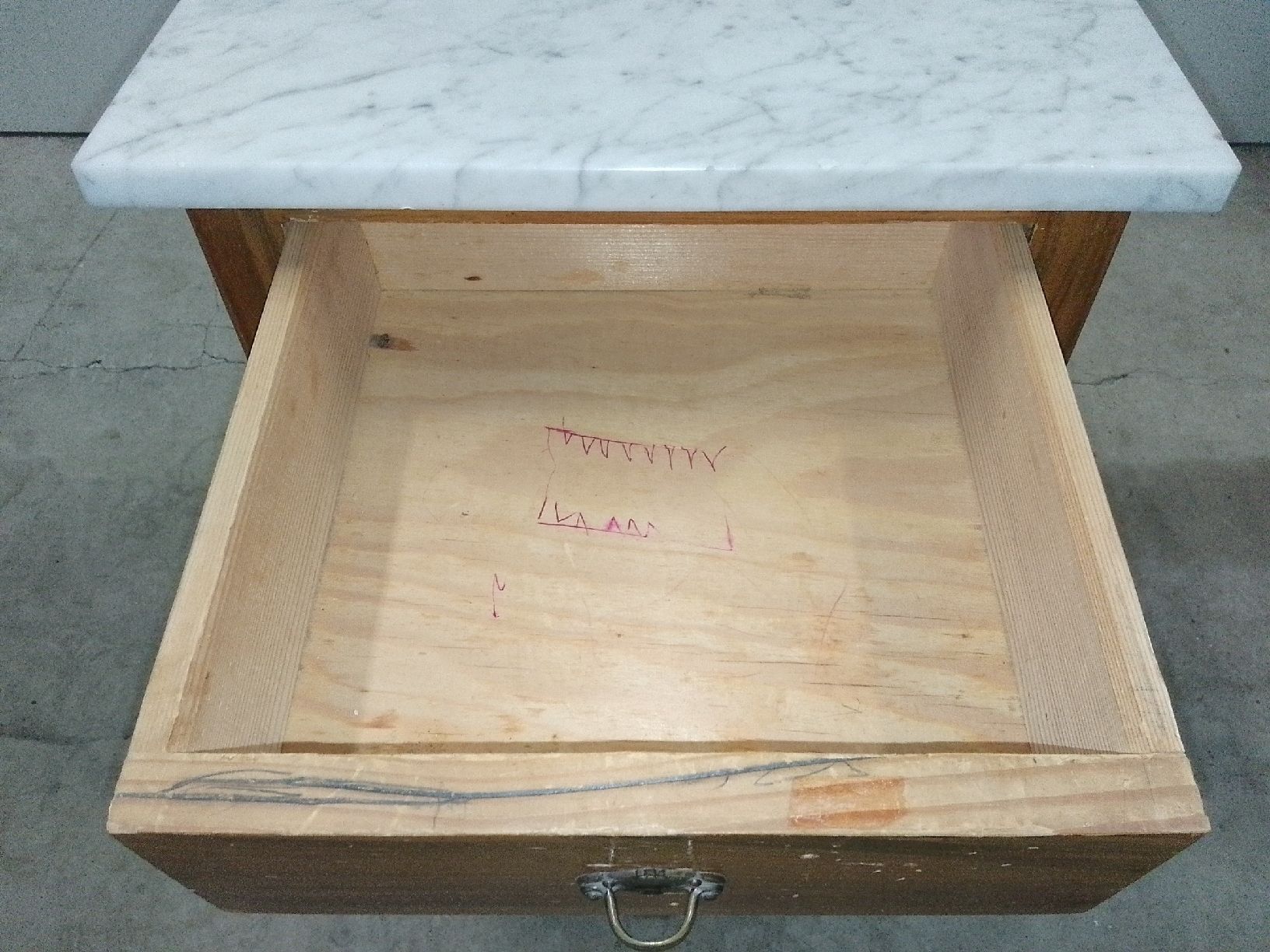 Comodini: Nachttischli Holz/Marmor, mit Schublade. – Usato da Trubschachen venduto da Caddy8 4