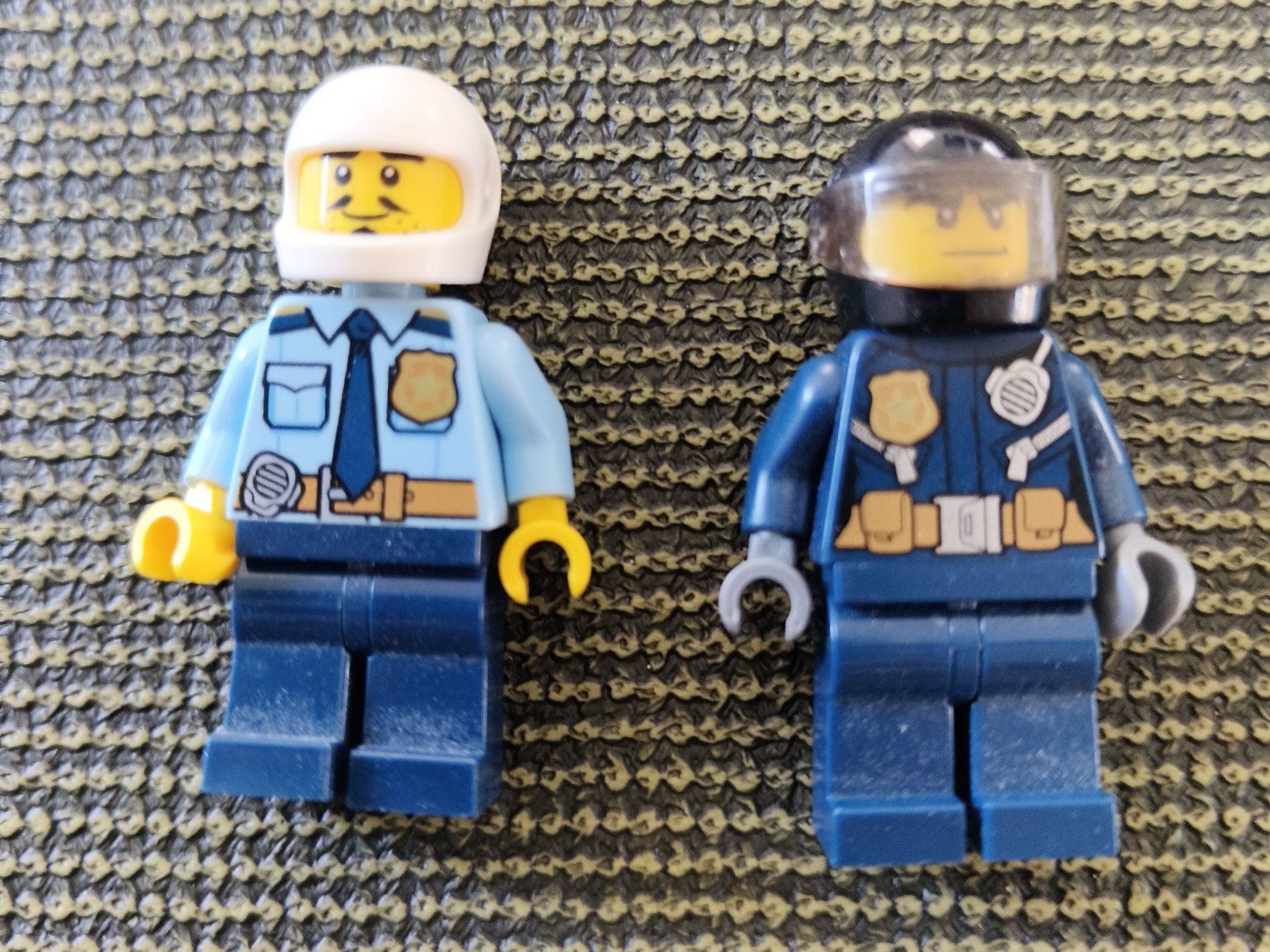 Lego Jouets: Set 10 Lego Figuren – D'occasion à Meilen par FAVALLID 4