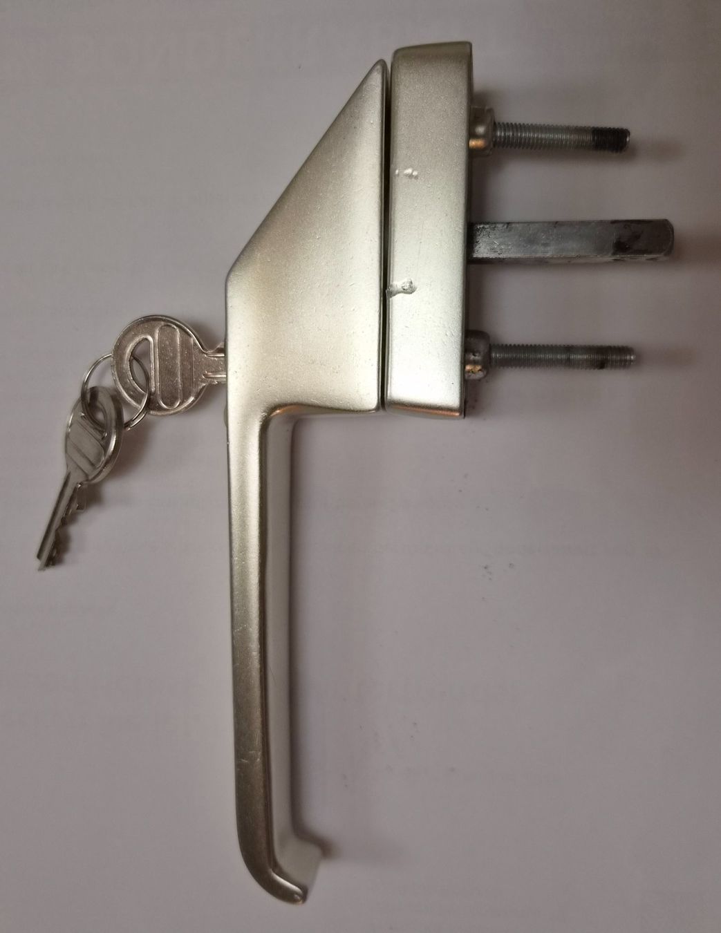 Eisenwaren: Fenstergriff abschliessbar – Gebraucht aus Bischofszell von -fr-5 1