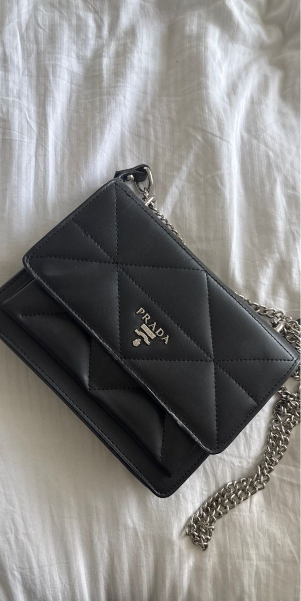 Prada Taschen: Prada Tasche – Gebraucht aus Kappel SO von fus_5ynp