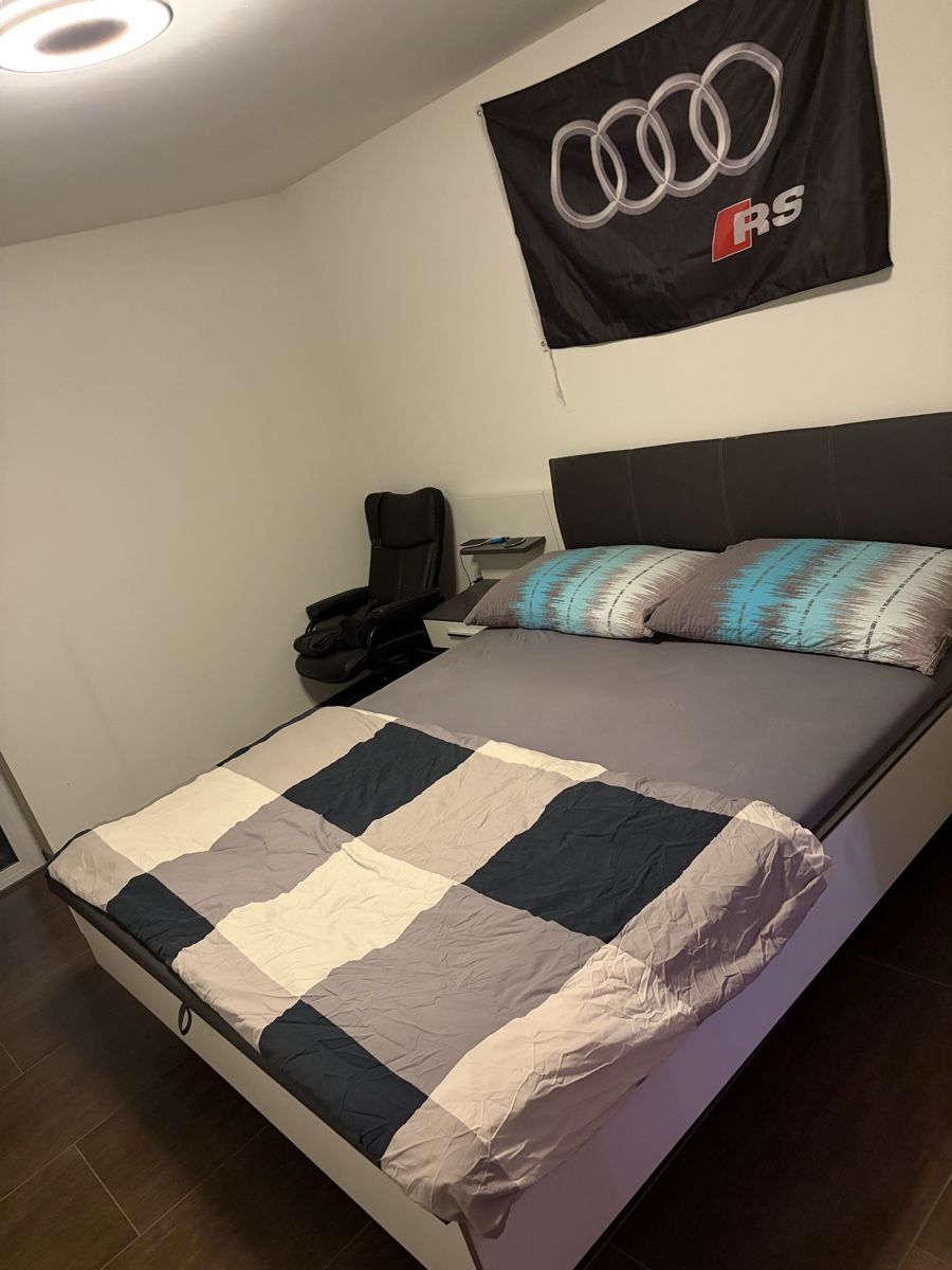 Letti: Cooles Doppelbett – Usato da Laupen venduto da TecProPalmer1092