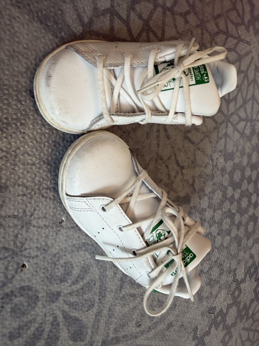Adidas Schuhe für Jungen: Adidas Stan Smith Kinderschuhe, Gr 23 – Gebraucht aus Küsnacht ZH von ToddyGinger 1