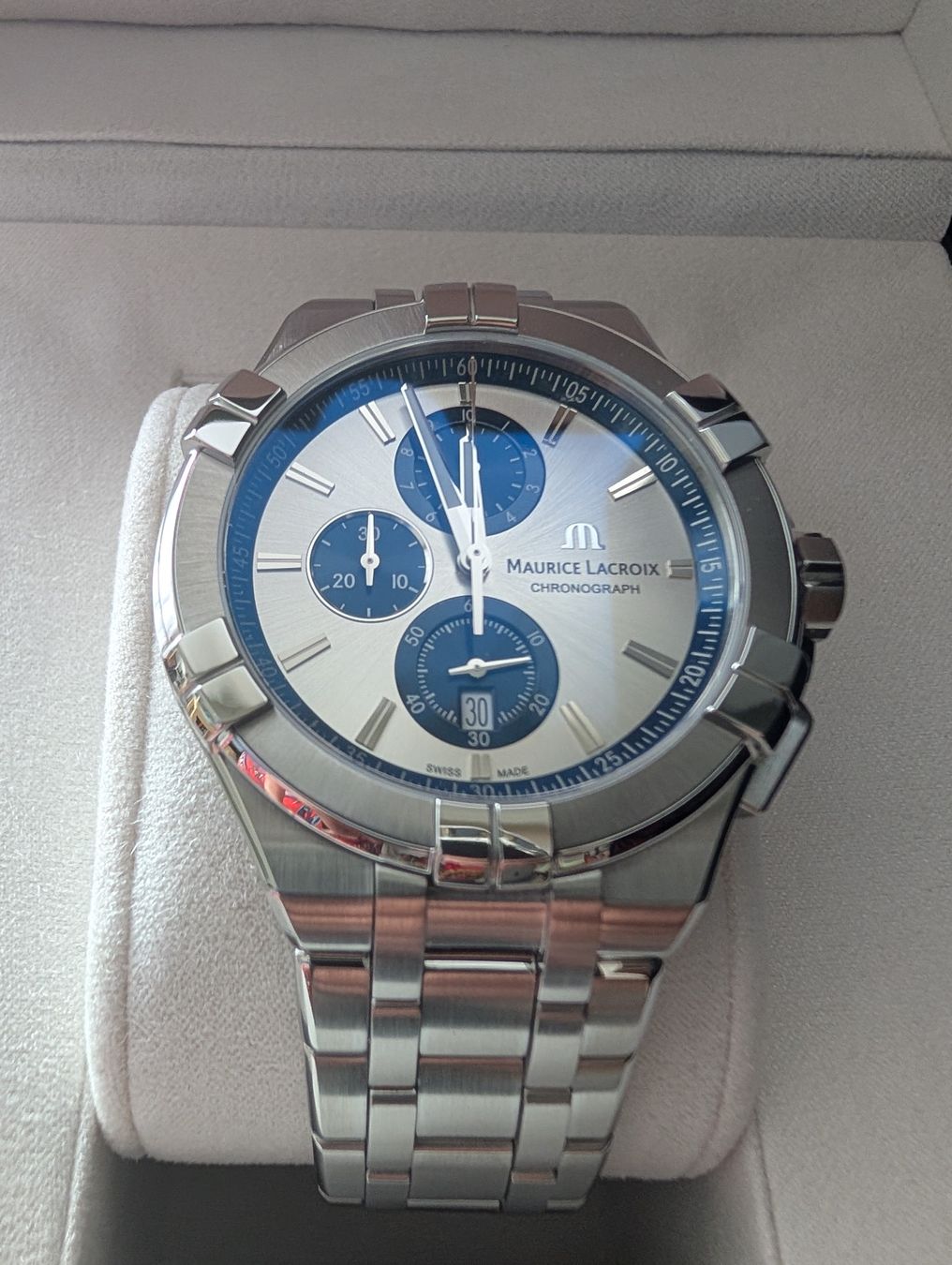 Maurice Lacroix Orologi: Maurice Lacroix Aikon Chronograph FABRIKNEU – Nuovo e nell'imballaggio originale da Aarau venduto da 60sekunde