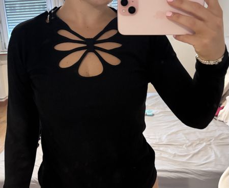 Cool pullover. Black. 