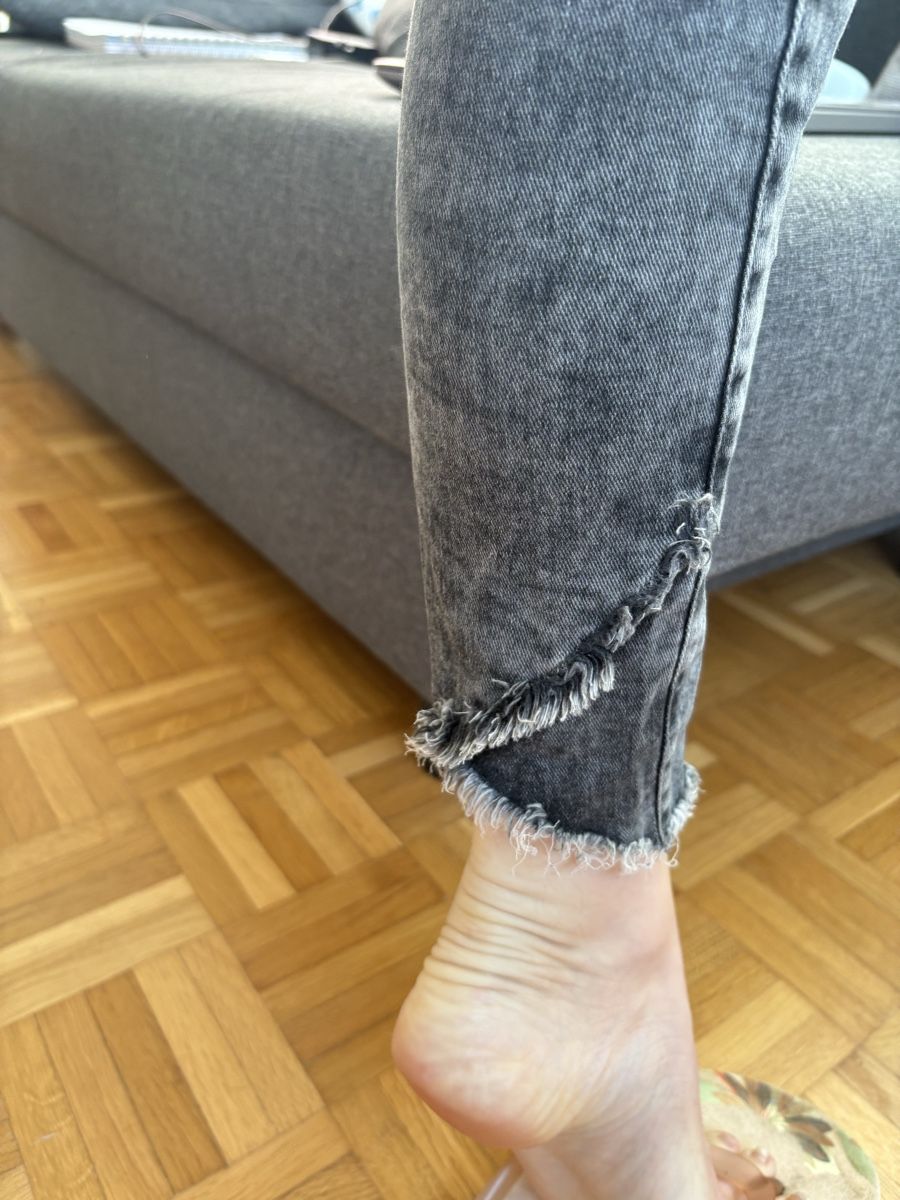Marc Cain Jeans: Marccain Stylish Grey Skinny Jeans – Gebraucht aus Winterthur von kar_5kzx 5