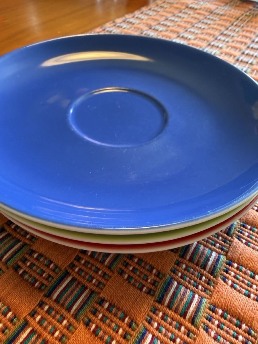 Kahla Piatti: Kahla Colorful Saucer Set – Usato da Zollikerberg venduto da kajschi