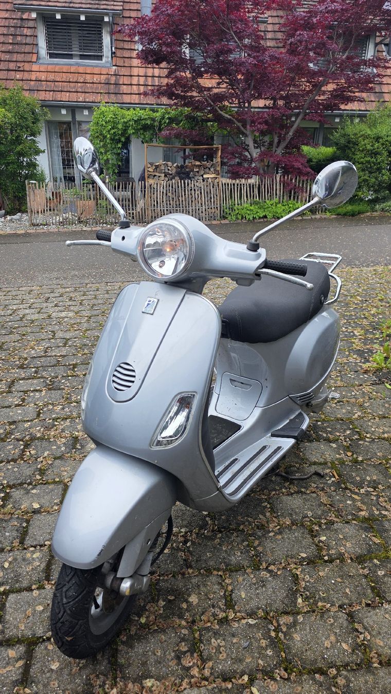 Vespa Scooter: Vespa Roller LX2 50ccm 2 Takt, Bj – Usato da Zürich venduto da Dschloesser