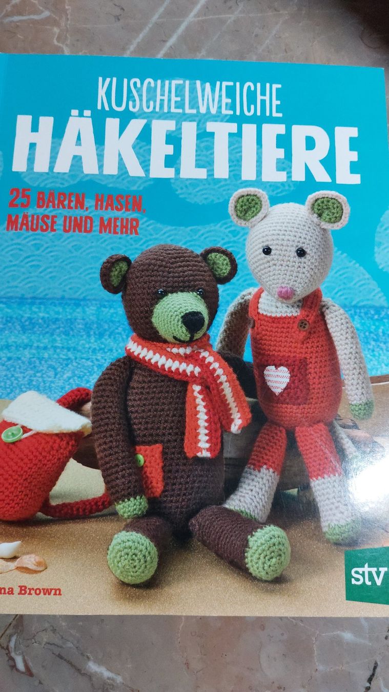Libri: Kuschelweixhe Häkeltiere – Usato da Hunzenschwil venduto da jac_rwn7