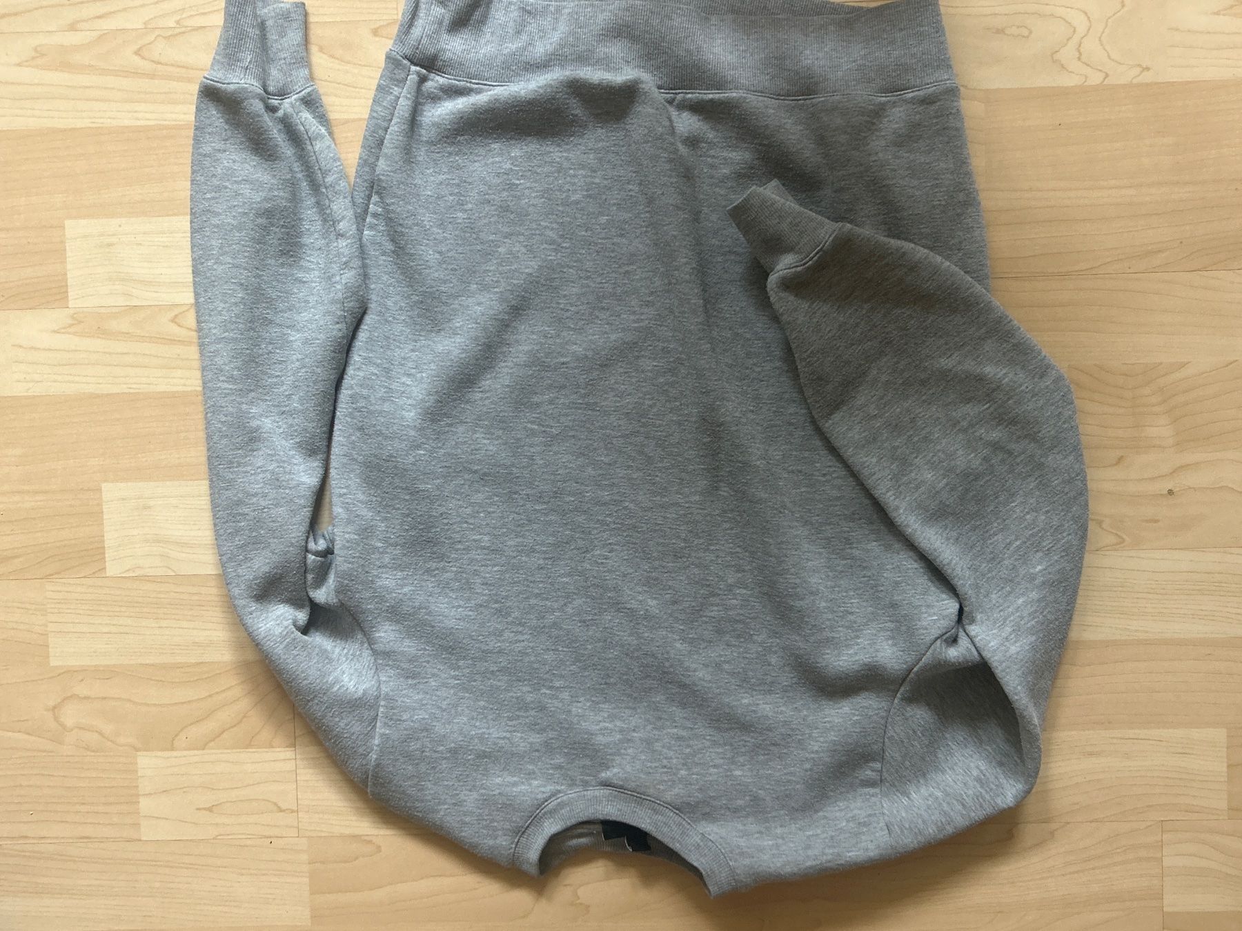 H&M Maglioni & Felpe: Grauer Pullover, warm – Usato da Bremgarten b. Bern venduto da lisapisa44