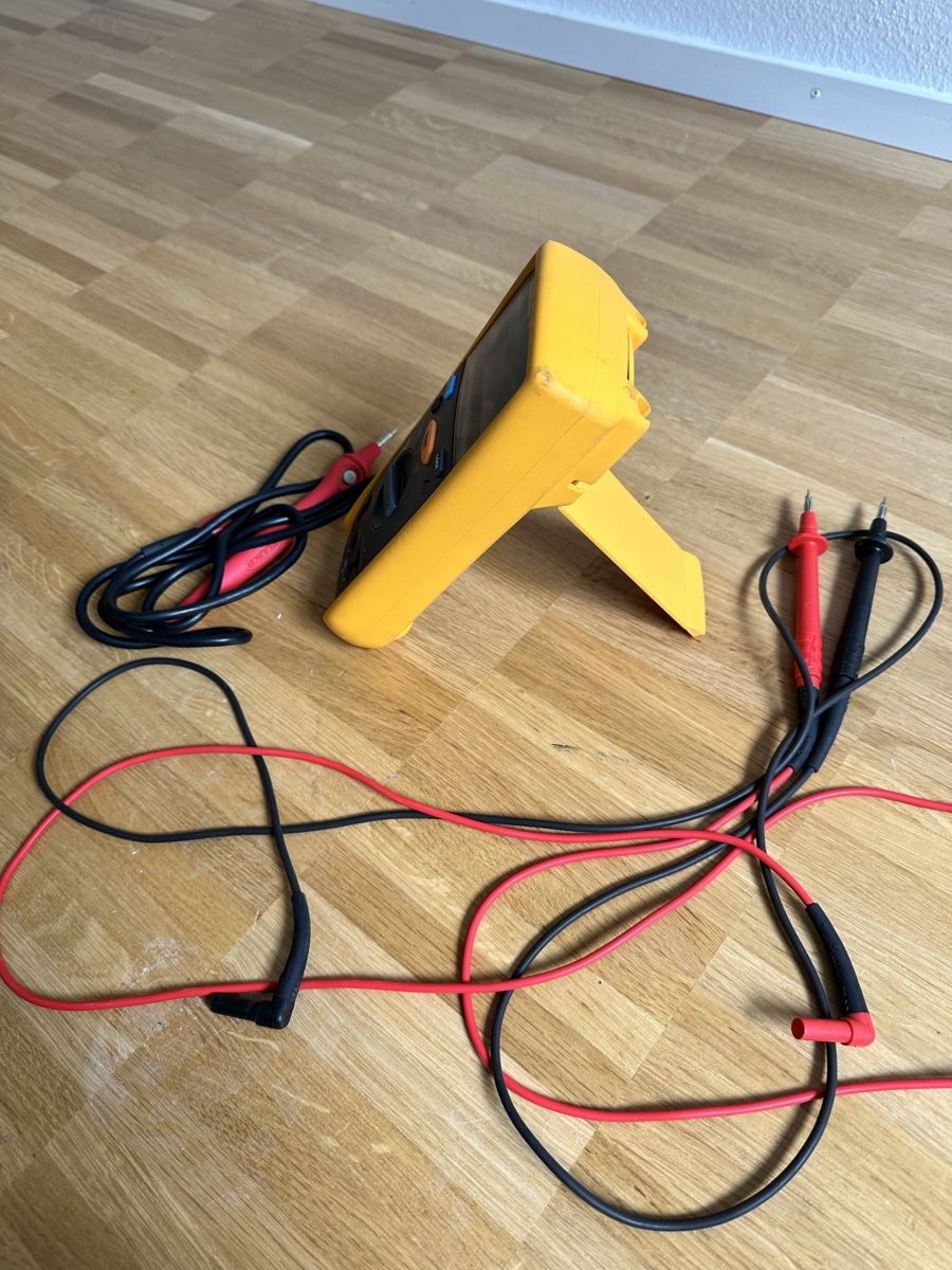 Fluke Misurare: Fluke 1503 Isolation Tester / Isolationsmessgerät – Usato da Arlesheim venduto da Maddoxs 4
