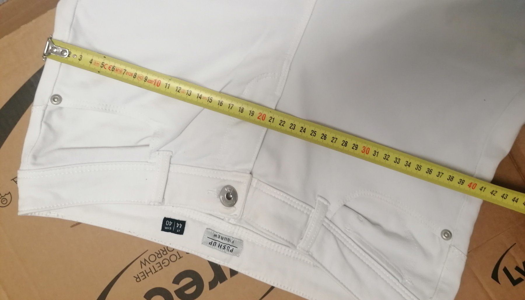 Pantaloni: Weisse Jeans / Hose Gr. 40 / L – Usato da Nänikon venduto da Manta87 5