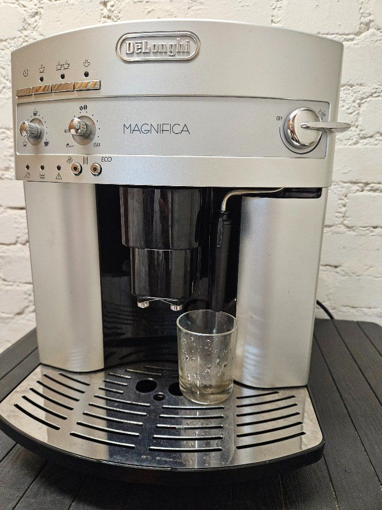 De'Longhi Macchine per caffè & Macchine per espresso: DeLonghi Magnifica – Usato da Zürich venduto da mimi_zh 3