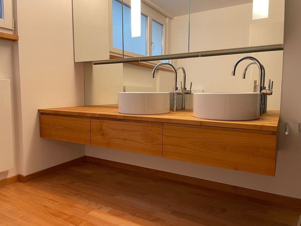 Design Waschtisch, Spiegelschrank und Badewanne zu verkaufen (Gebraucht ...