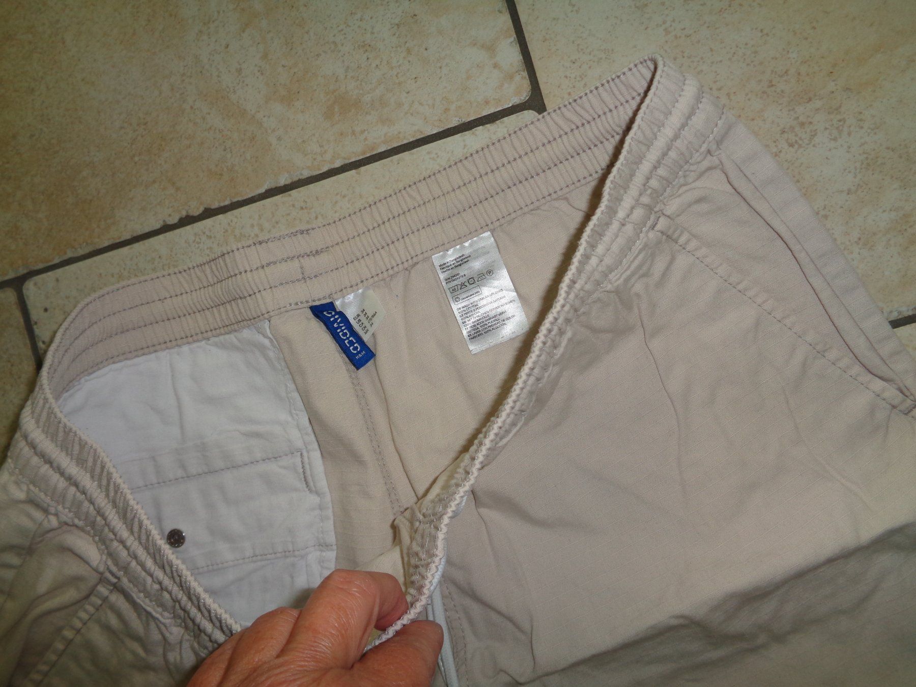 H&M Pantalons: Shorts  H&M Grösse 34 – D'occasion à Kreuzlingen par Robi-2003 1