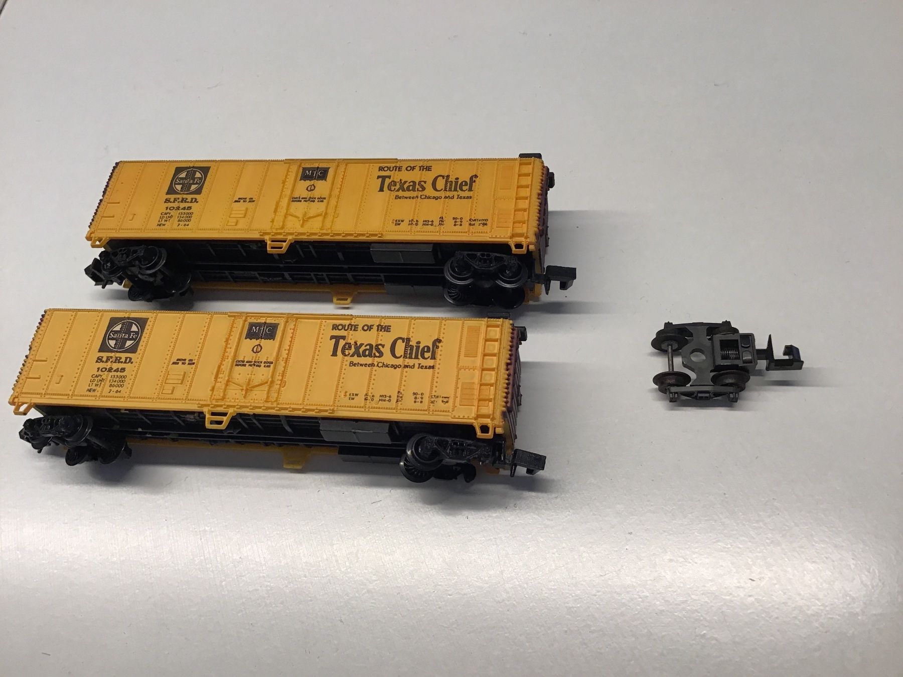 Modelleisenbahnen: Santa Fe Texas Chief Güterwagen, N 2X – Gebraucht aus Männedorf von Modelle-aller-Art 2