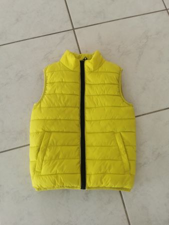 Neuwertiges Gilet Gr. 128 7-8J.
