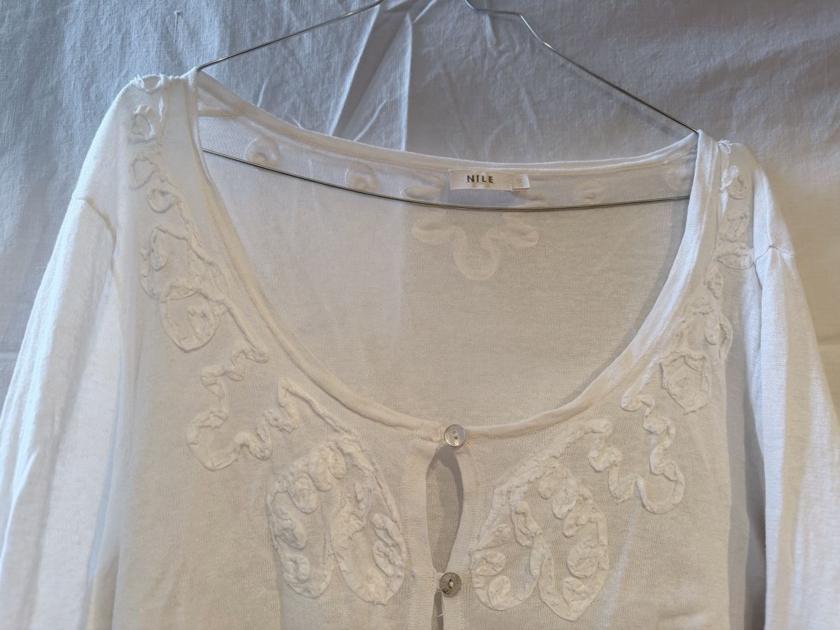 Nile Vestes: NILE – D'occasion à Urnäsch par _._naomi_._ 2