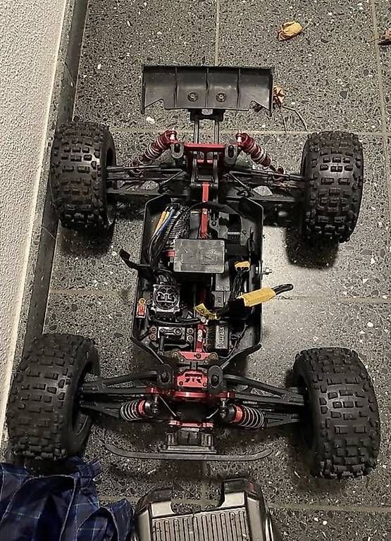 Modellismo RC: Arrma Outcast 6S – Usato da Zürich venduto da Flipper013 1