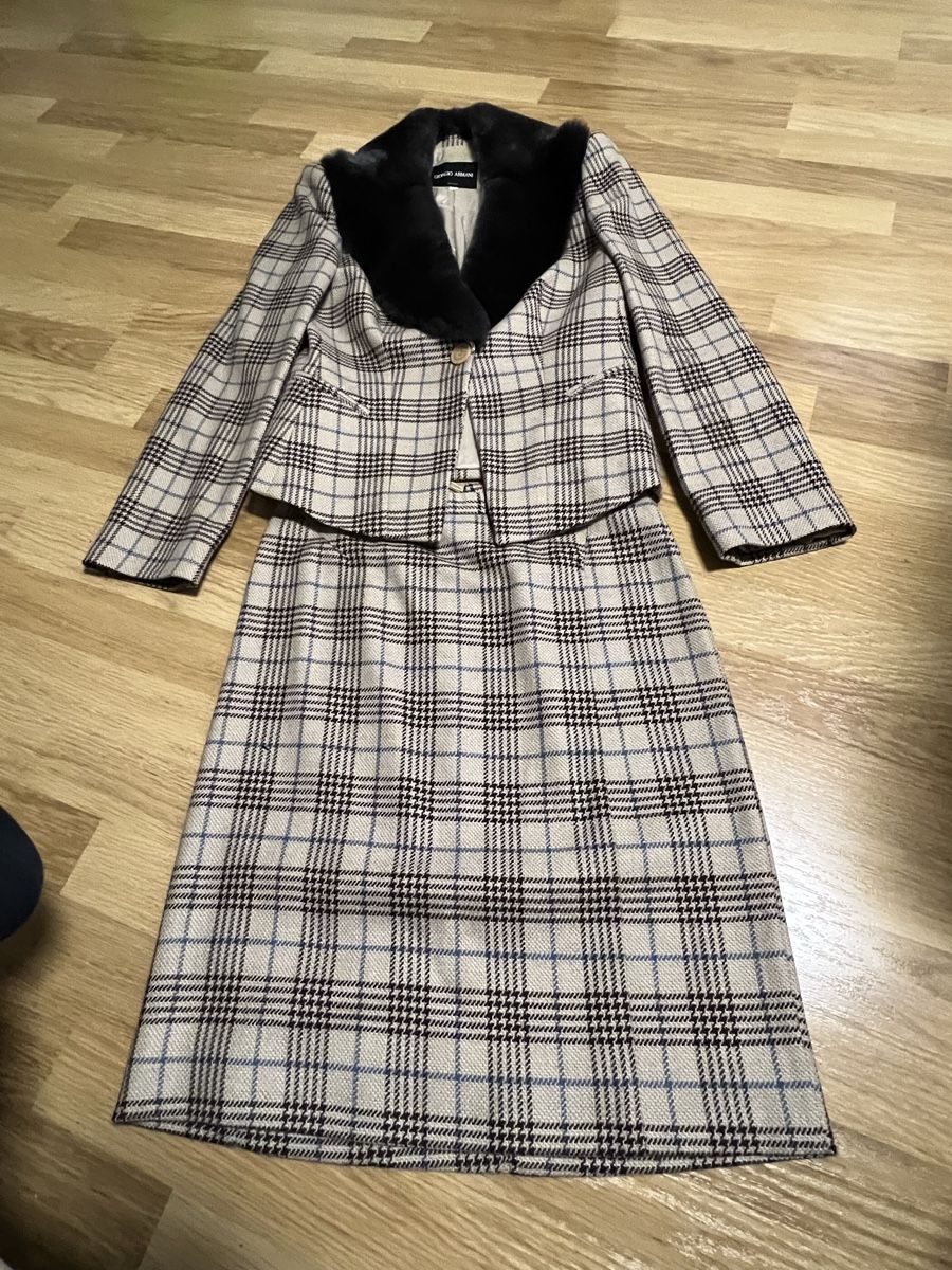 Armani Completi & Tailleur: Frauen Anzug Giorgio Armani – Usato da Männedorf venduto da mbjs