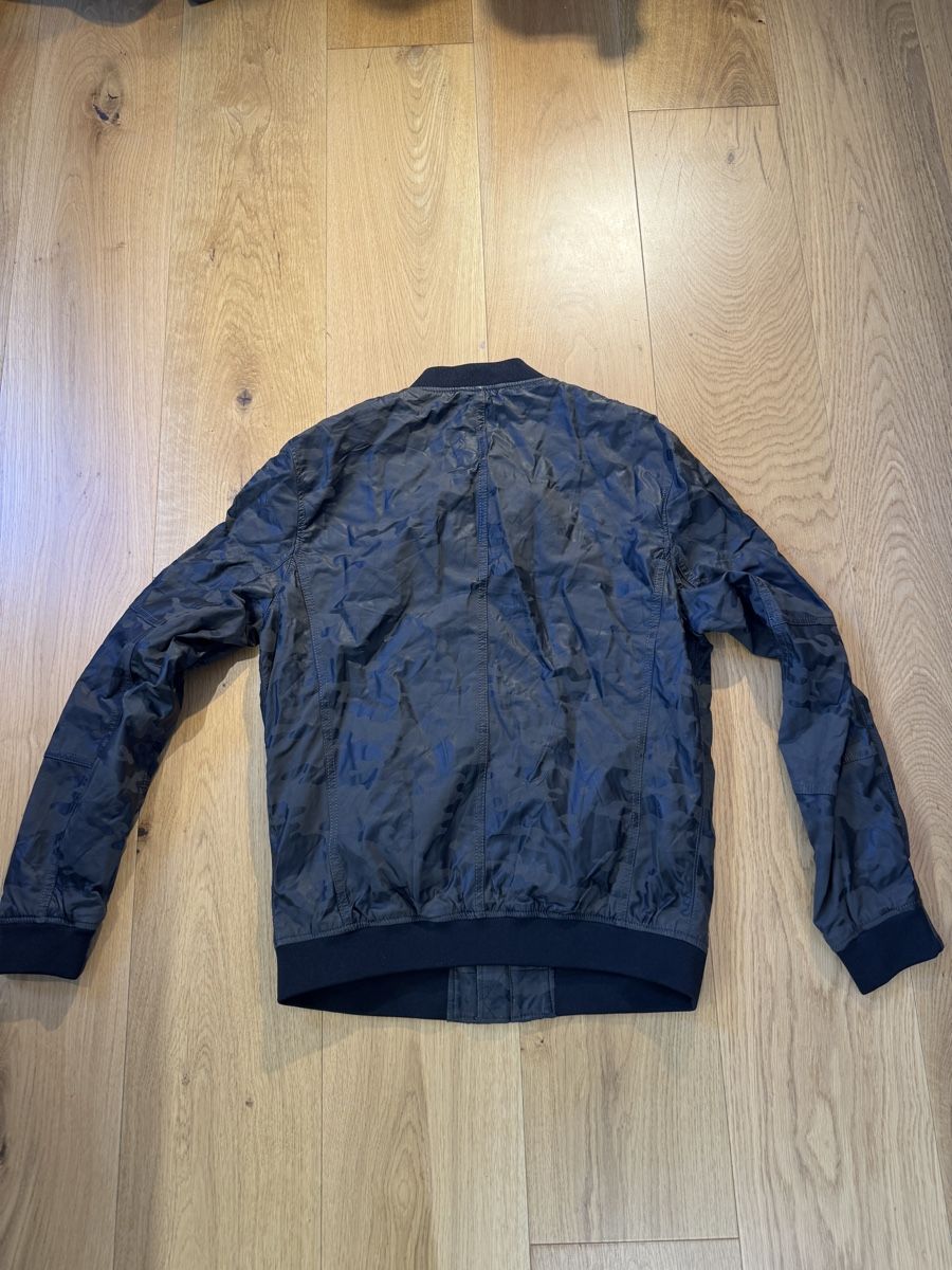 Zara Jacken: Zara Bomber Jacket Camouflage Pattern Black Size M – Gebraucht aus Clarens von Ian_calvin 4