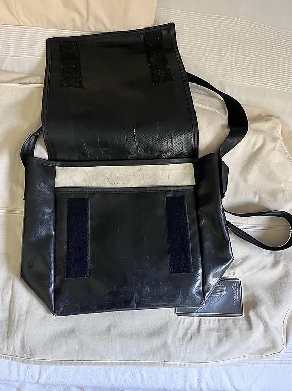 Freitag Sacs: FREITAG ALL BLACK – D'occasion à Gandria par mar_5yvs 1