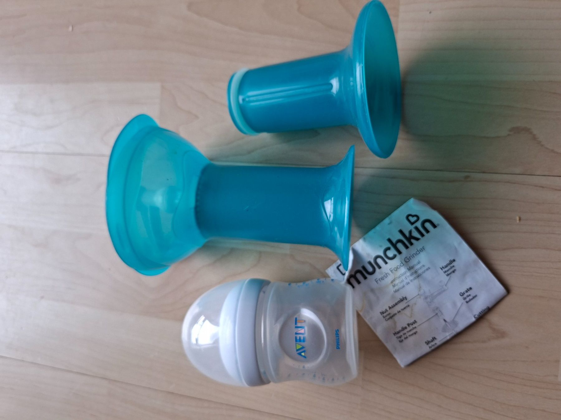 Aliments & Spécialités: Moulinette Munchkin et biberon – D'occasion à Montmollin par islachat 1