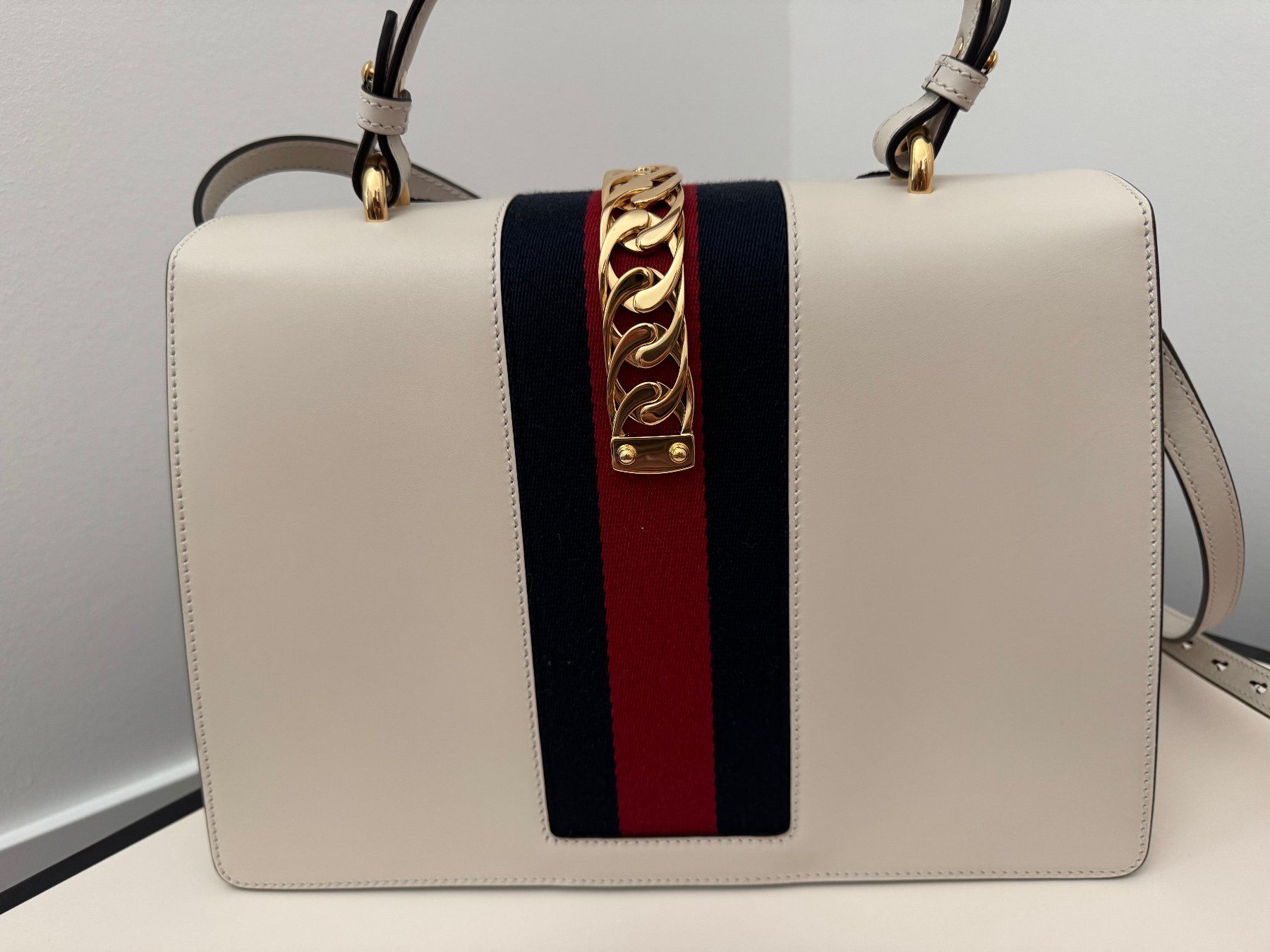 Gucci Borse da donna: Gucci Sylvie Top Handle – Nuovo (secondo la descrizione) da Triesen venduto da alder188 2