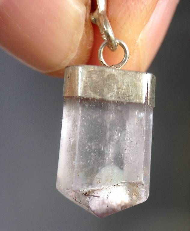 Minerali & Pietre curative: pendentif kunzite – Usato da Vevey venduto da zabounetta 1