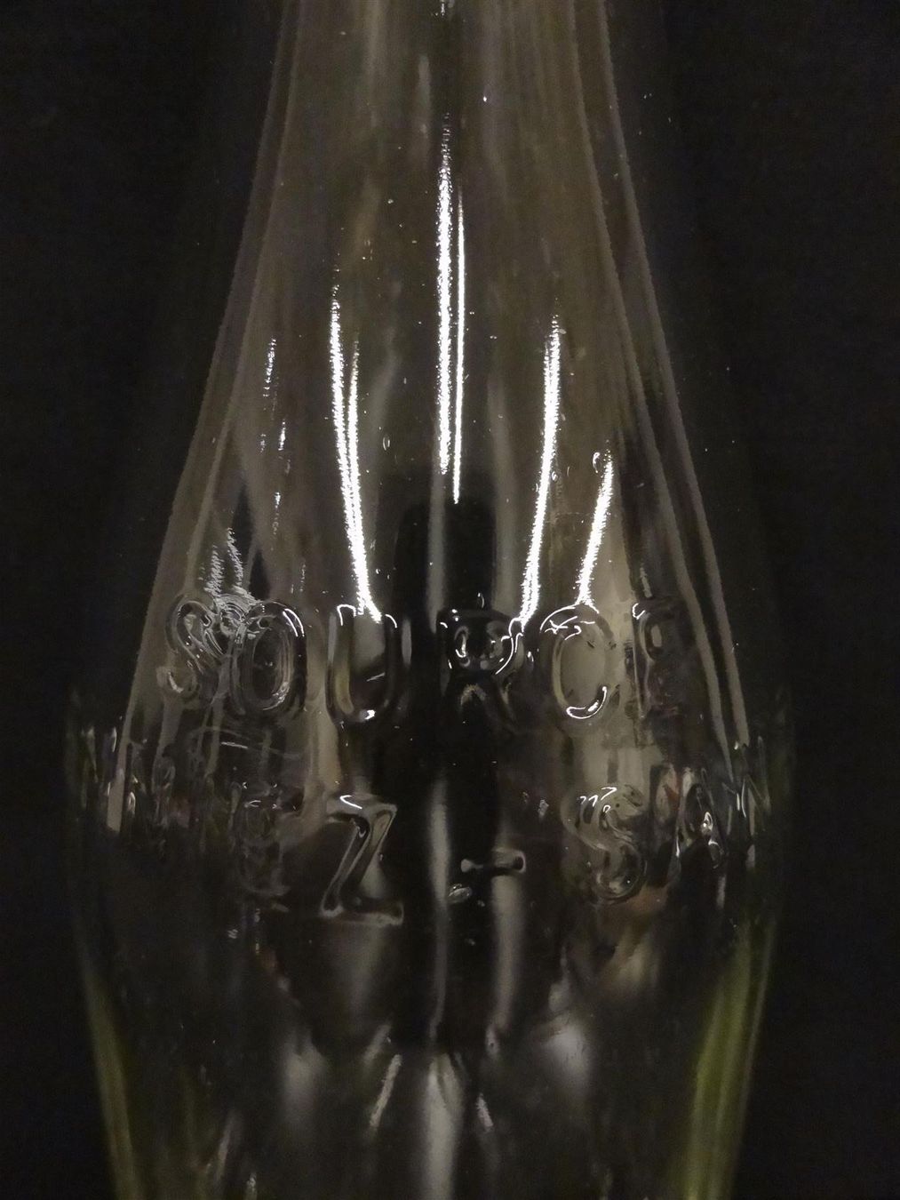 Bicchieri, Caraffe & Bottiglie: alte Flasche HENNIEZ SANTÉ – Usato da Kerzers venduto da Flaschenposten 1