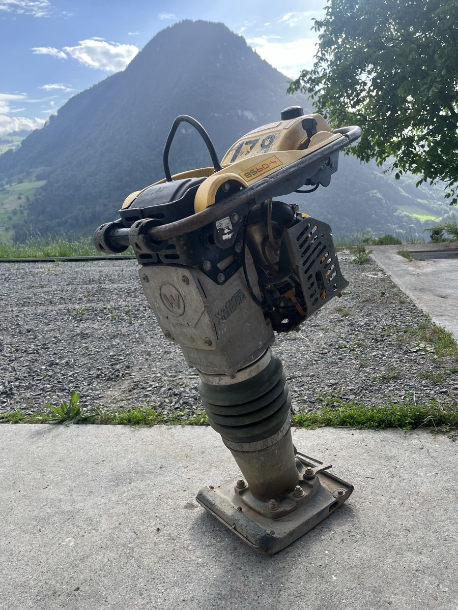 Wacker Neuson Tutte le macchine: Grabenstampfer Stampfer Wacker Neuson Baumaschine Vibroplatt – Usato da Büren NW venduto da christens01 1