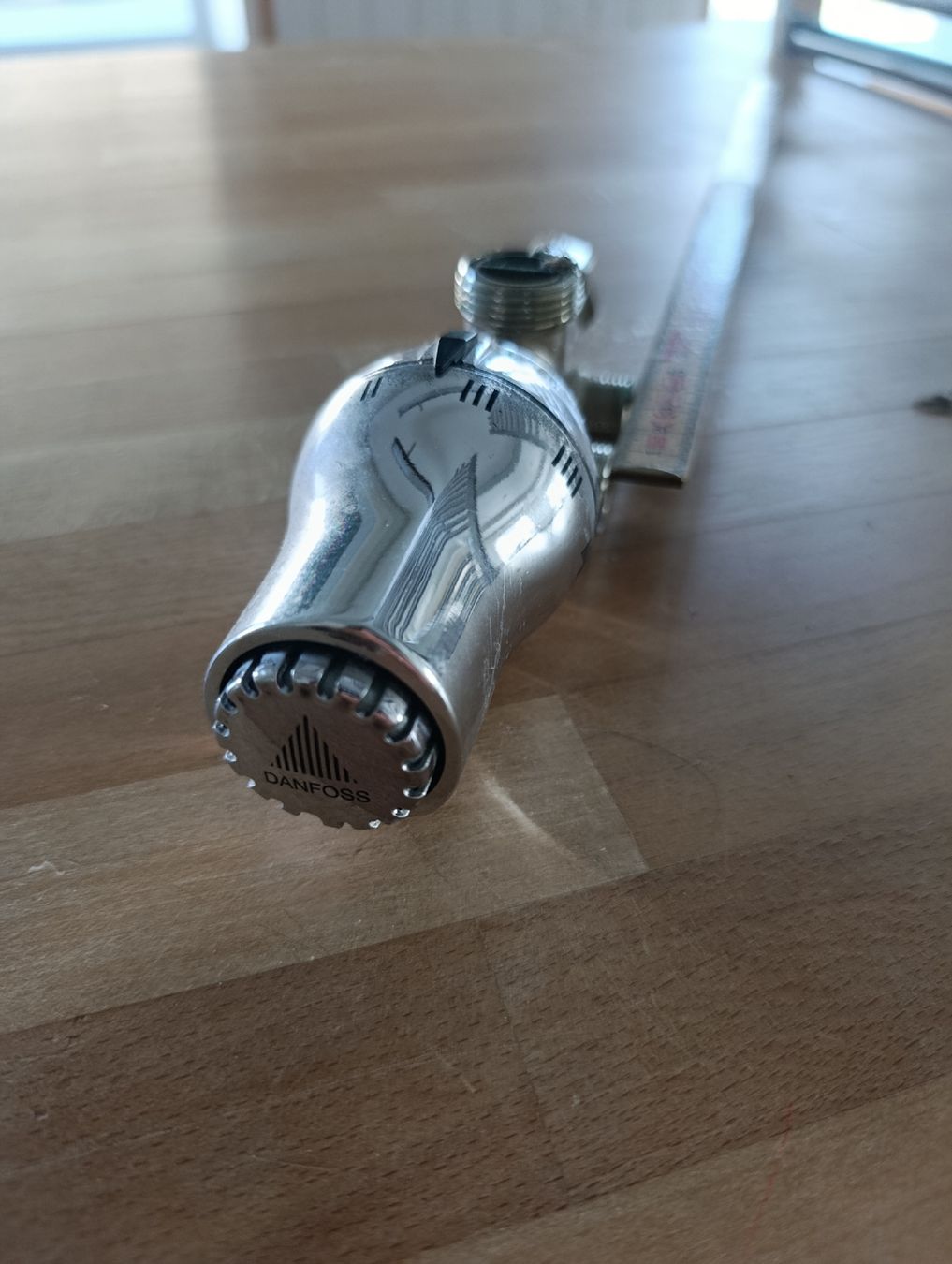 Radiateurs: Heizkörper Thermostat gebraucht – D'occasion à Herisau par Frog6 1