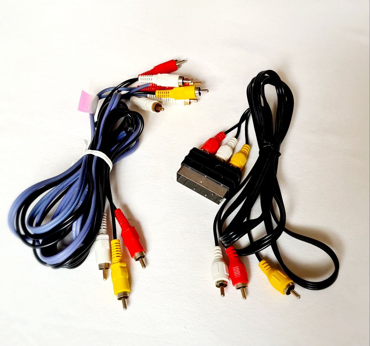 Cavi: Cables divers Usb, camcode, Tv, téléphone – Usato da Thônex venduto da AneleManele 5