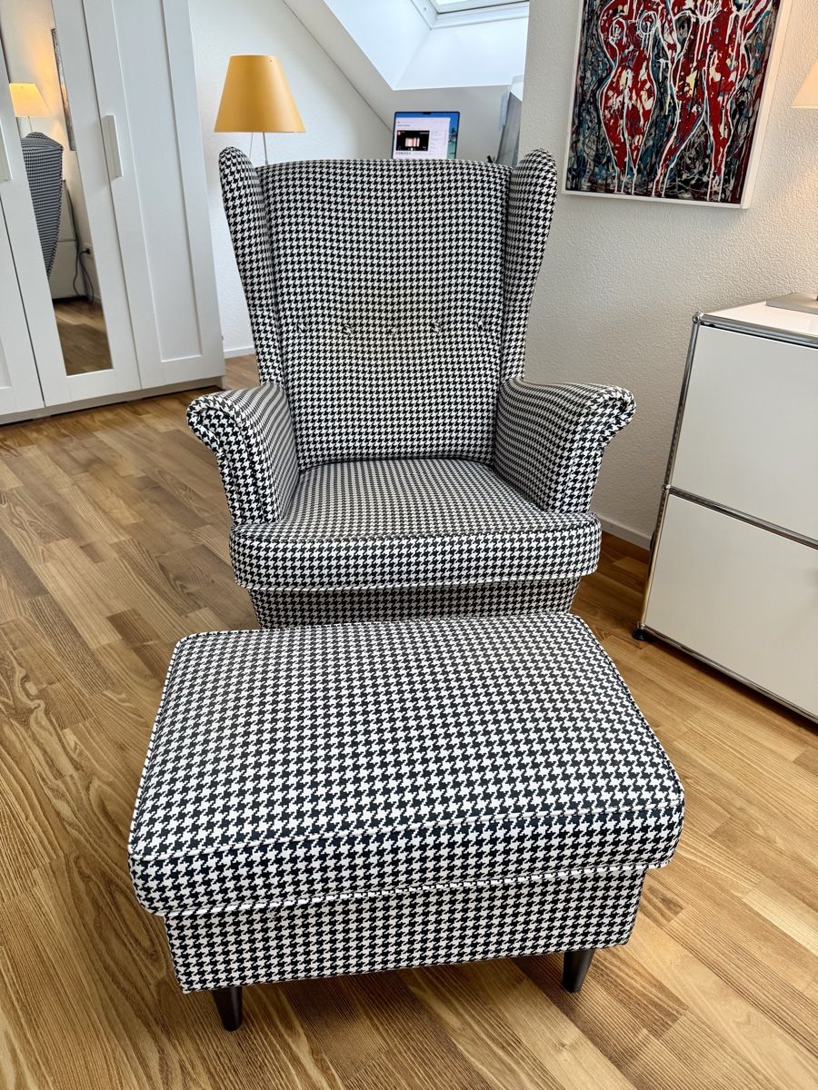 Ikea Poltrone: Ohrensessel mit Hocker STRANDMON schwarz/weiss – Usato da Einsiedeln venduto da at_home 1