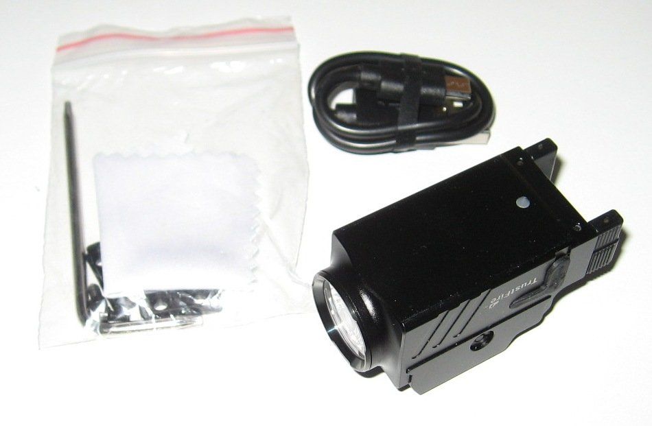 Tiro a segno: Tactical Lampe mit Akku – Nuovo (secondo la descrizione) da Seengen venduto da die_Katze 1