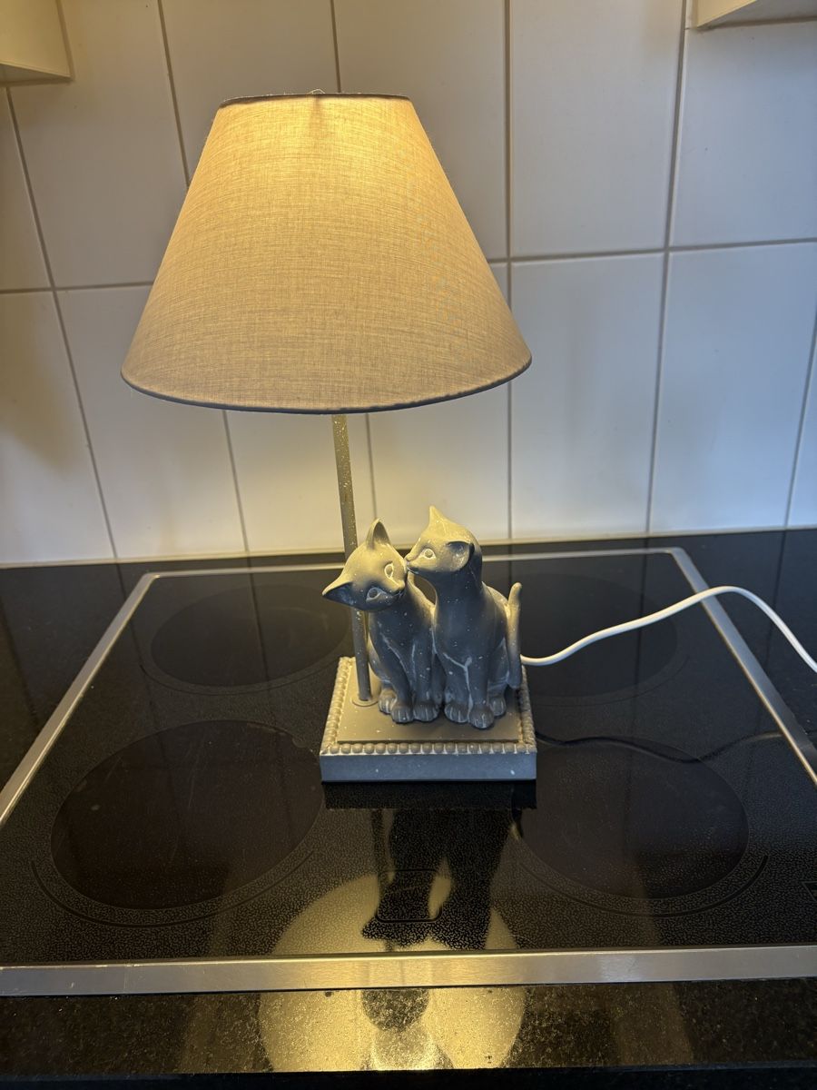 Lampade: Katzen Tischlampe grau – Usato da Muttenz venduto da Salina5