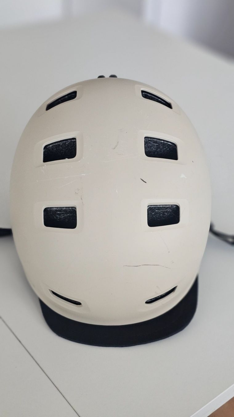 Decathlon Caschi: Btwin Fahrradhelm – Usato da Winterthur venduto da qwerty80 3