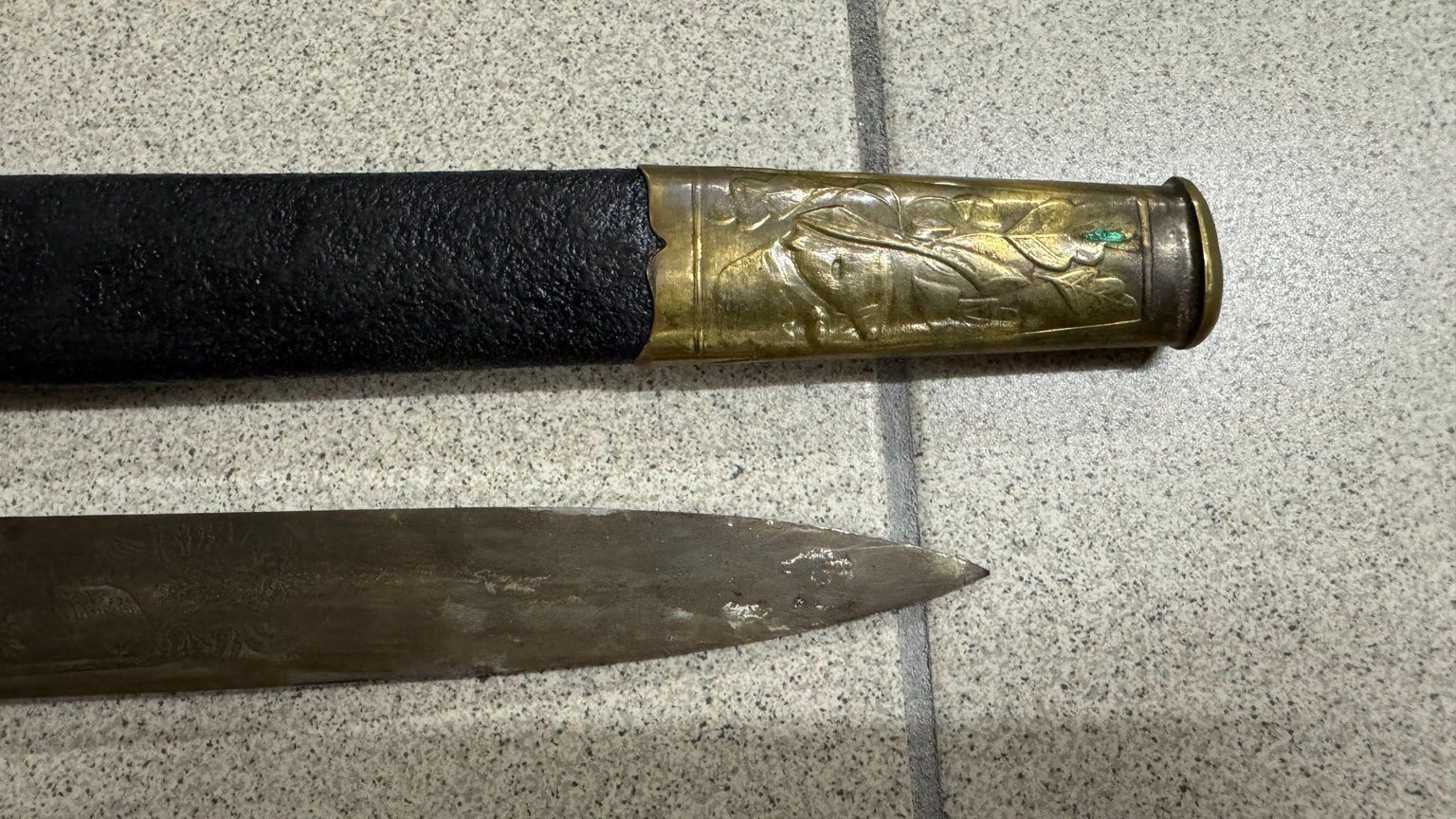 Accessori: Antiker Hirschfänger mit Hirschhorngriff – Usato da Bremgarten AG venduto da Schussi 7