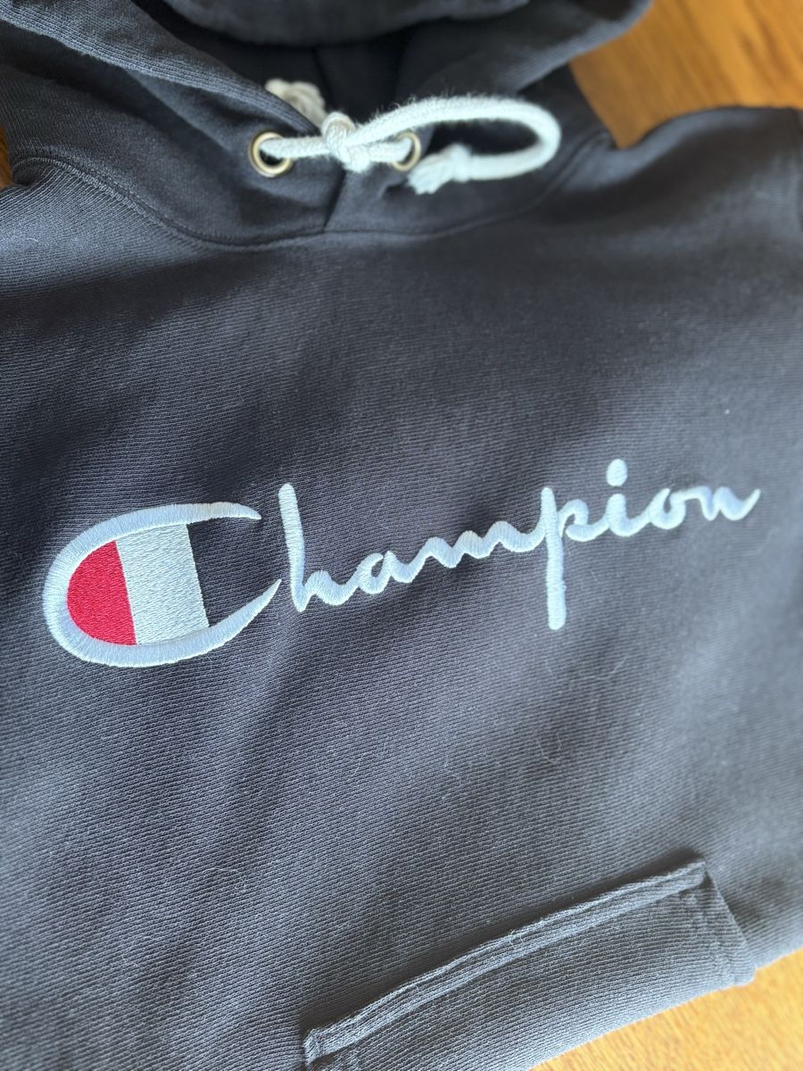 Blusen: Blouse Champion taille S – Gebraucht aus Attalens von Skorpionica 2