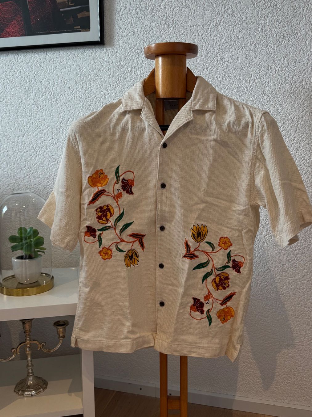 Camicie: Sommerliches Herrenhemd mit Blumenmuster, Grösse M – Nuovo (secondo la descrizione) da Feusisberg venduto da SwissCloset
