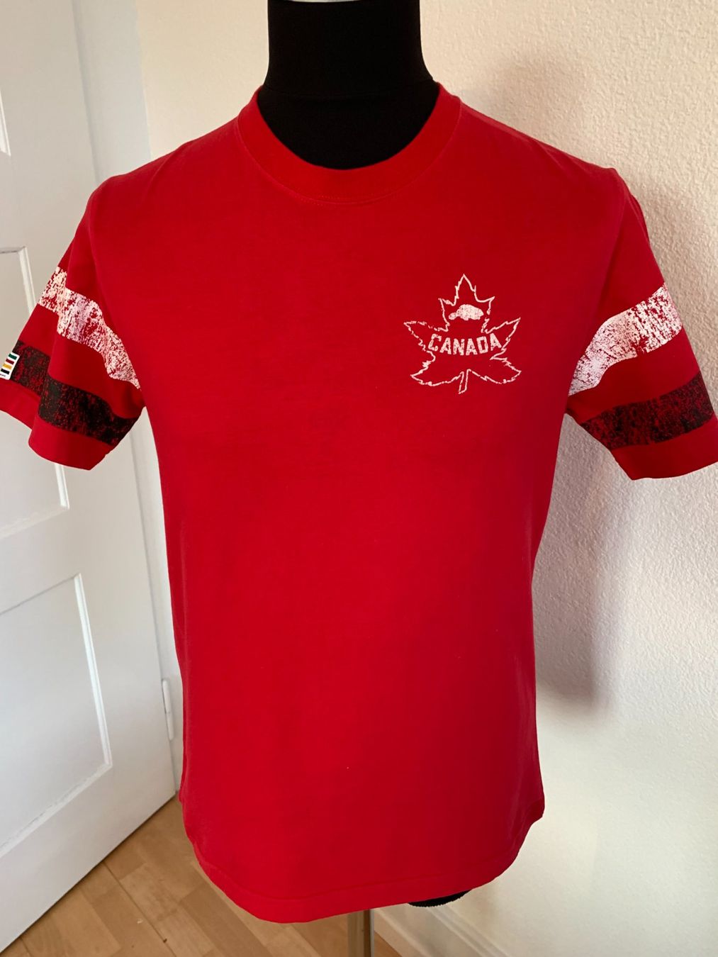 T-Shirts: Olympic T'Shirt Kanada, Gr. S, Rot – Gebraucht aus Worb von farben20zauber 1
