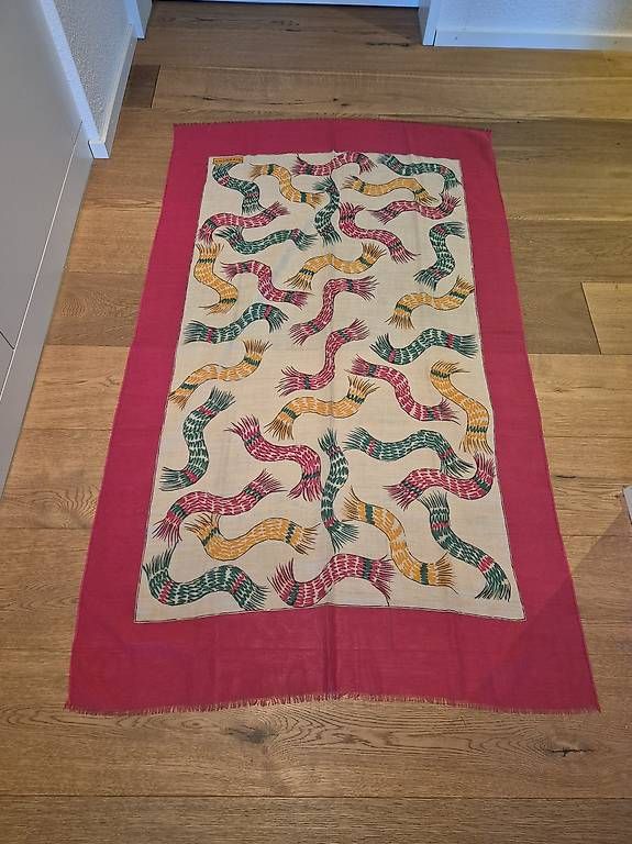 Foulards, Tücher & Schals: Foulard Givenchy Paris – Gebraucht aus Chur von chrigebrunner 1