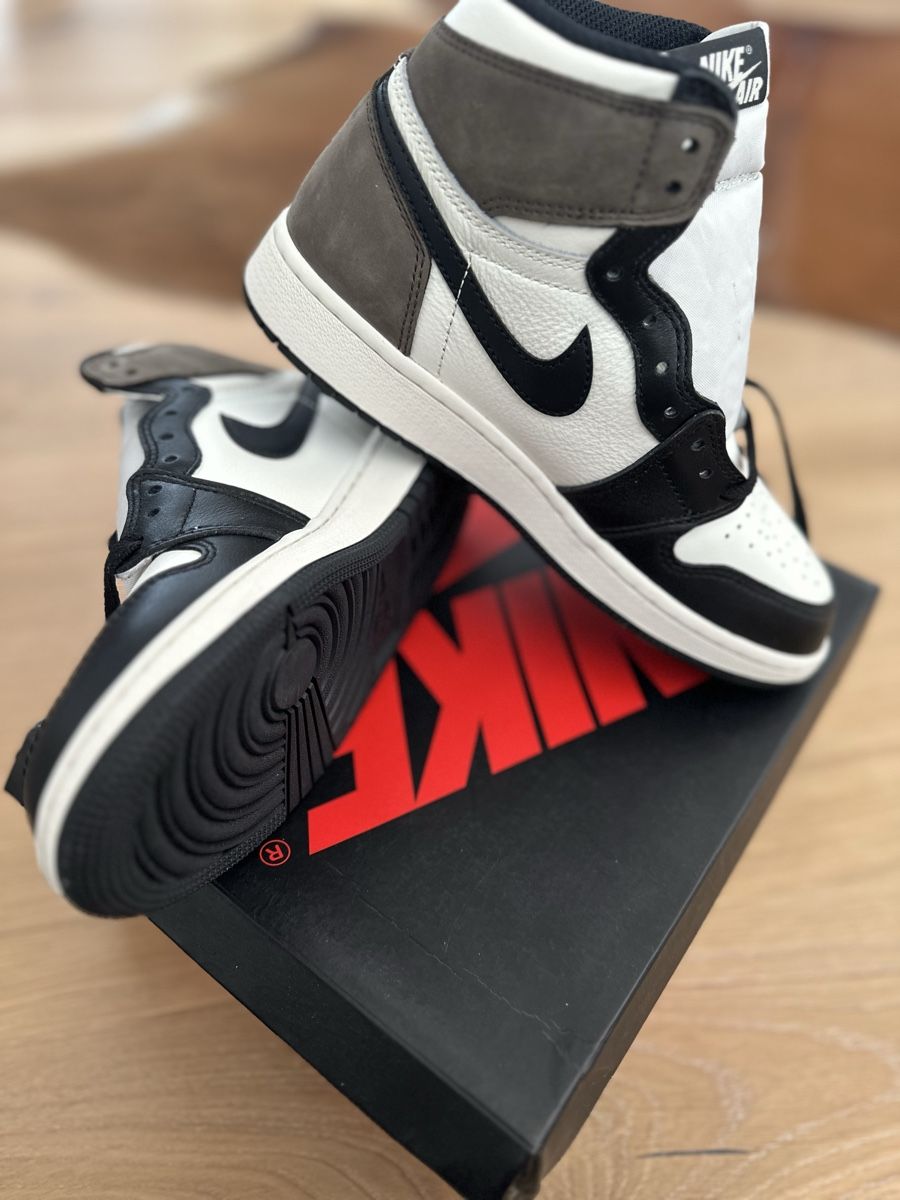 Jordan Scarpe da donna: Nike Jordan 1 , Mocha – Nuovo (secondo la descrizione) da Trimmis venduto da Subburbia