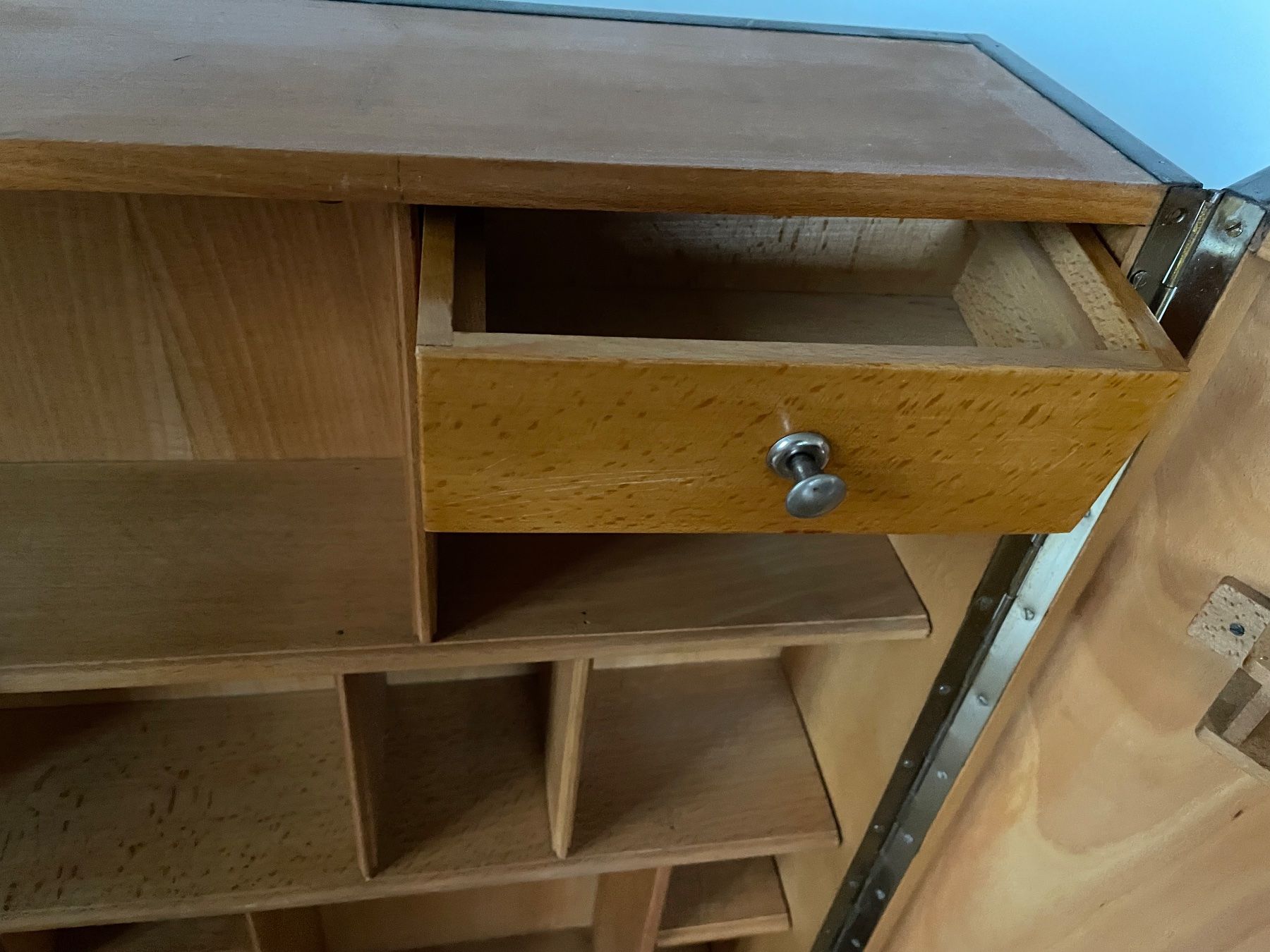 Schränke: Meuble de rangement style industriel – Gebraucht aus Vevey von dam_9t5w 3
