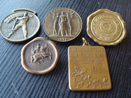 5 insignes patriotiques dès 1914