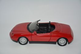 Alfa Romeo Spider (916) , Welly , 1:24
