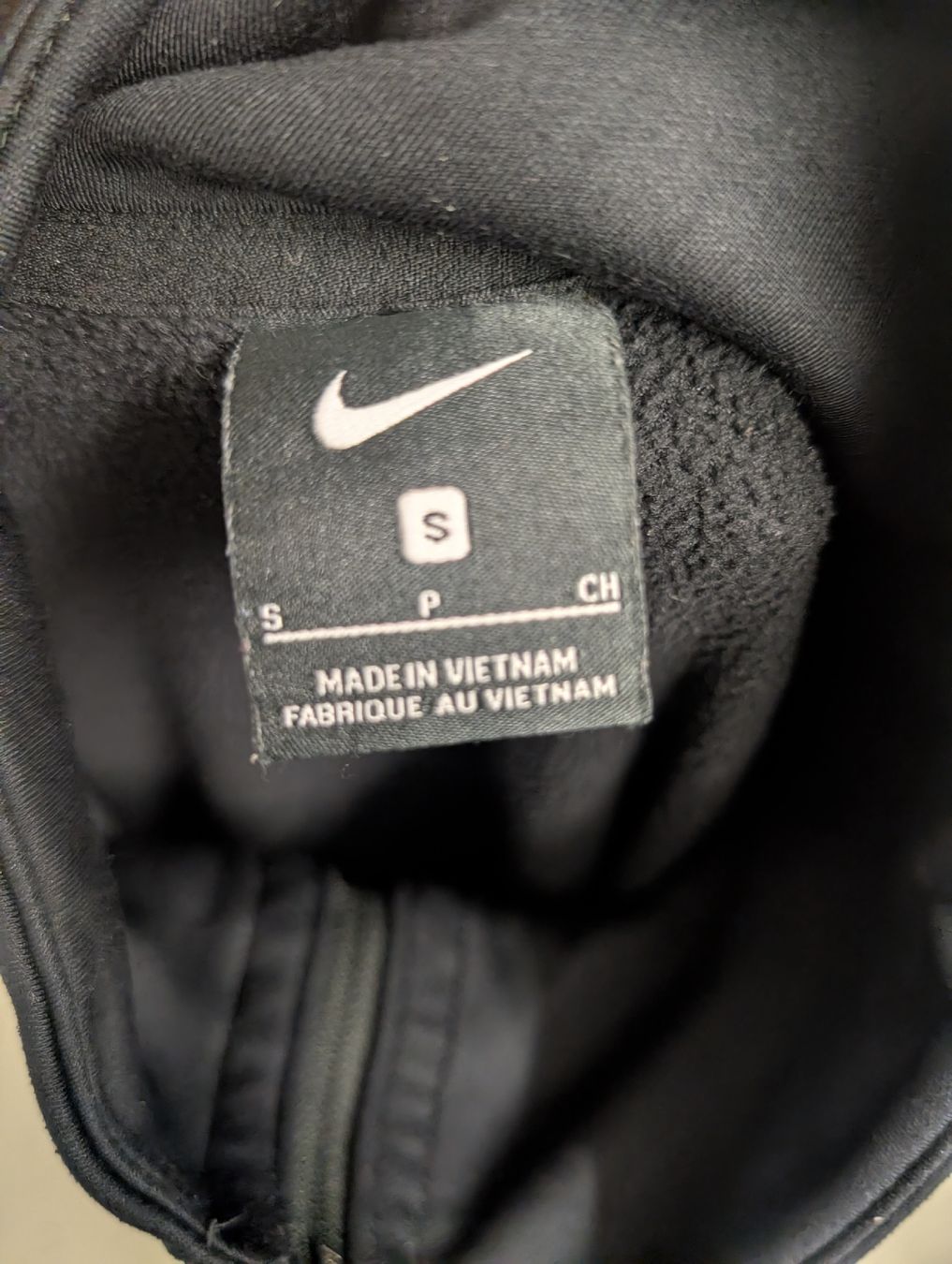 Nike Pullover & Sweatshirts: Nike Pullover schwarz mit Reissverschluss Grösse S – Gebraucht aus Luzern von simonf1 1