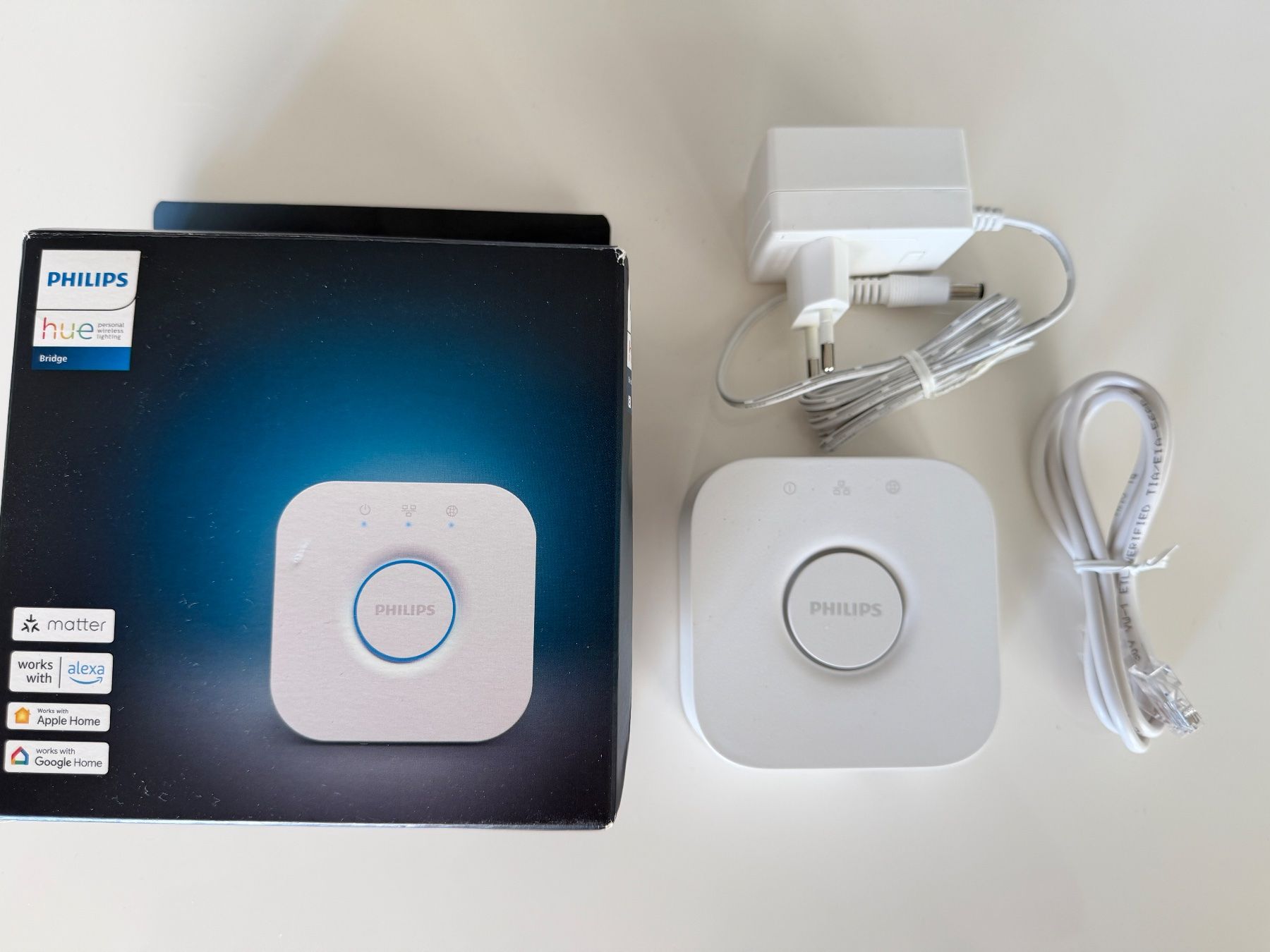 Philips Lampade: Philips Hue Iris Pack (3x Iris + 1x Bridge) – Usato da Lausanne venduto da umbro1893 4
