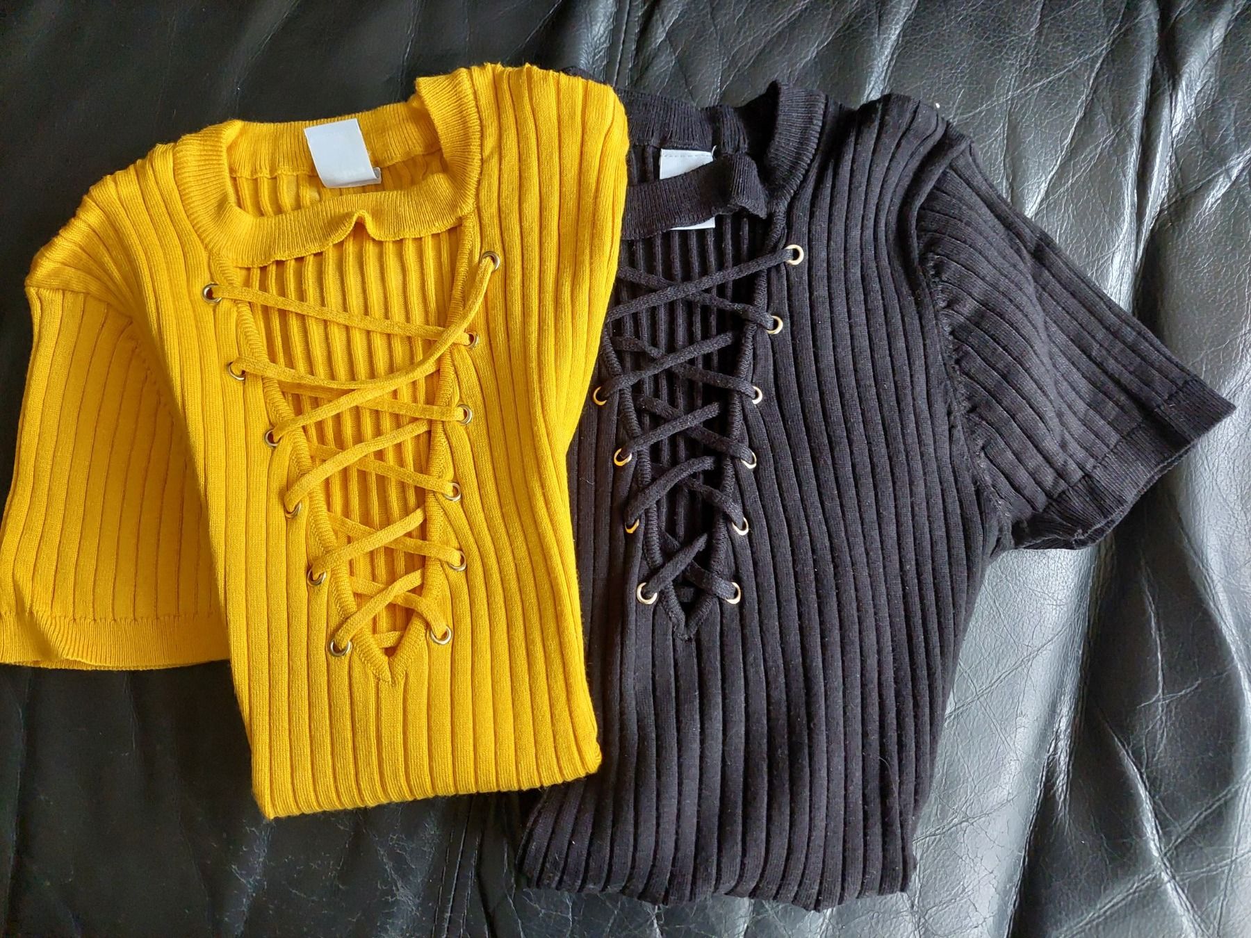 Zebra Top: 2 Oberteile / Tops – Usato da Wynau venduto da Meysi